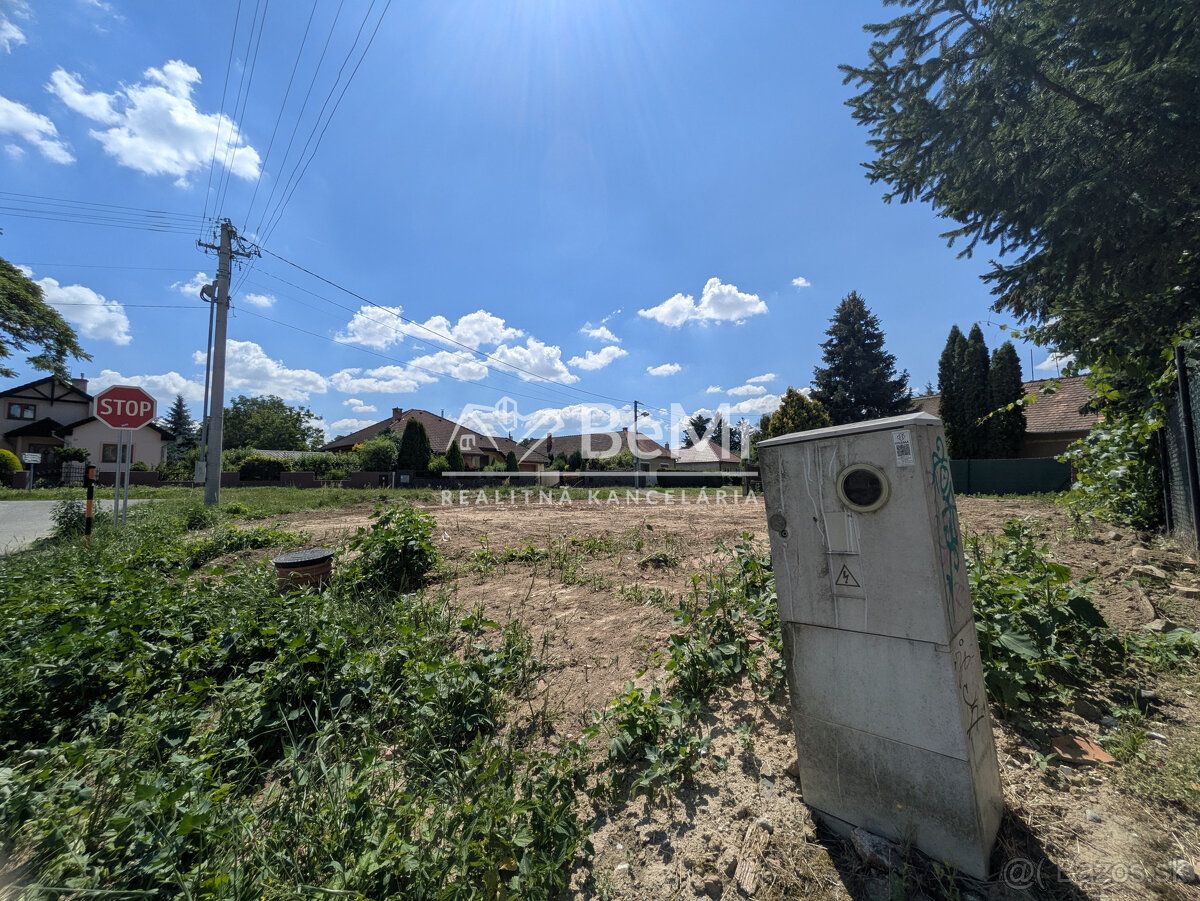 ✨ Ponúkame Vám na predaj stavebný pozemok v Zlatých Moravcia