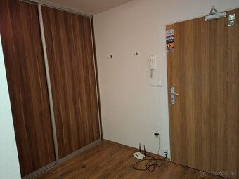 Ponúkame Vám na prenájom 1Kk izbový byt Žilina, Bytčická. Pl