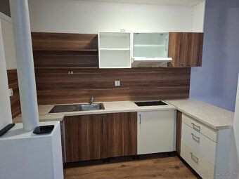 Ponúkame Vám na prenájom 1Kk izbový byt Žilina, Bytčická. Pl