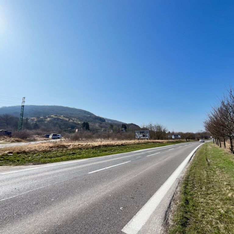 Ponúkame na predaj investične atraktívny pozemkový komplex v
