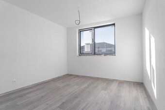 Na predaj nový moderný 4-izbový rodinný dom s terasou a záhr