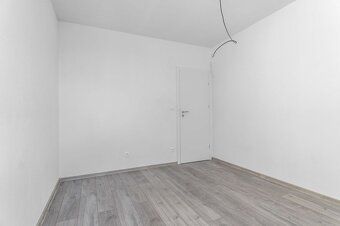Na predaj nový moderný 4-izbový rodinný dom s terasou a záhr