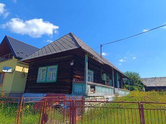 Ponúkame na predaj pôvodnú drevenicu nachádzajúcu sa v obci 