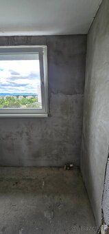 Ponúkame na predaj priestranný a svetlý 3‑izbový byt typu ba