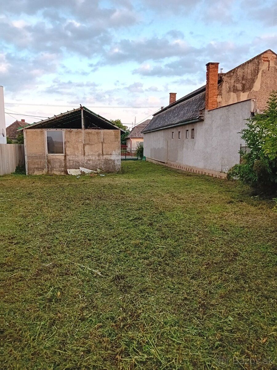 Predám stavebnỳ pozemok + stavba vhodná na bývanie po rekonš