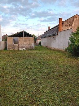 Predám stavebnỳ pozemok + stavba vhodná na bývanie po rekonš