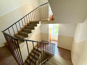 Moderný 1 -izbový byt s balkónom a klimatizáciou – pokojná l