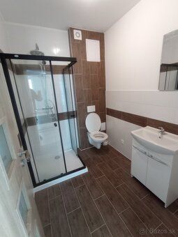 Dám do dlhodobého prenájmu 2 izbový byt s balkónom v Seredi 