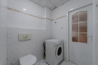 Exkluzívne Vám ponúkame na predaj tehlový 3 izbový byt po st