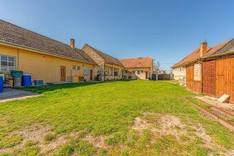 Ponúkame na predaj krásny rovinatý pozemok o výmere 630 m2 s