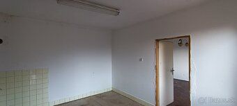 Ponúkam na predaj rodinný dom, ktorý sa nachádza na cca 830 