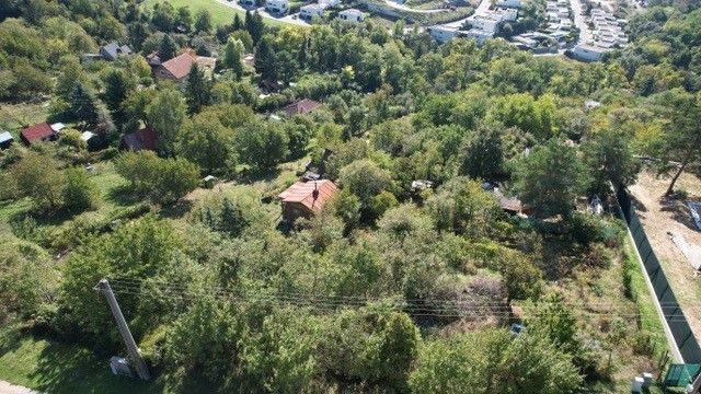 Ponúkame na predaj záhradu s výmerou 637 m2 v krásnej lokali