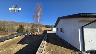 Ponúkame na predaj murovaný 4-izbový bungalov v tichej časti