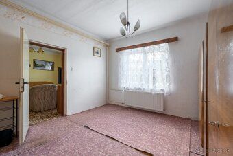 Ponúkame na predaj rodinný dom v pôvodnom stave nachádzajúci