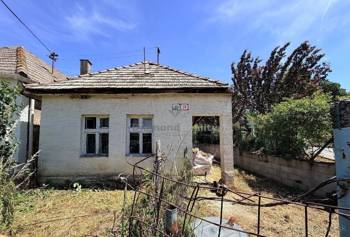 Тип: Будинок Вулиця: немає Місто: Соколовце На продаж родинний будинок, місто Соколовце, біля Пієштян.