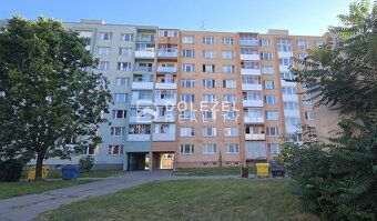 Ponúkame na predaj pekný 2-izbový byt s lodžiou na 4.poschod