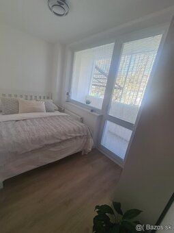 I offer for rent an exclusive 1.5 room apartment fully furnished and recently renovated on…