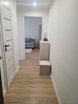 I offer for rent an exclusive 1.5 room apartment fully furnished and recently renovated on…