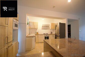 TRNAVA REALITY – ponúka na predaj veľký 7 izbový rodinný dom