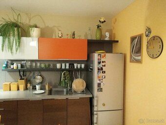 I am renting out a furnished 1.5 room apartment (40 m²) for short term stays