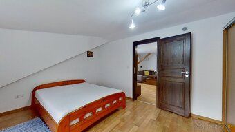 We offer for rent a spacious 3-bedroom apartment on A.
