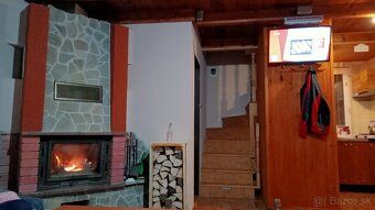 Chata na polosamote pre 6-10 osôb. 8+1 lôžok na spanie v pod