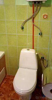 Chata na polosamote pre 6-10 osôb. 8+1 lôžok na spanie v pod