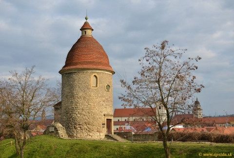 Na prenájom: útulný 3-izbový byt v centre Skalice
Ponúkame n