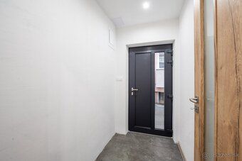 -byvanie za 120 ...150 eur mesacne -predam 3i apartmanovy by