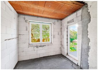 Ponúkame na predaj RODINNÝ DOM v obci PREDAJNÁ, vzdialeného 