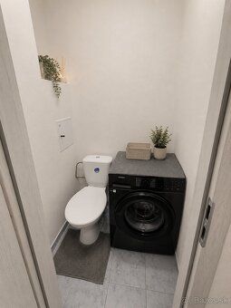 Ponúkame Vám na predaj priestranný 3 izbový byt s balkónom v