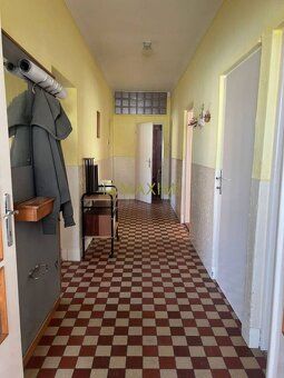 Ponúkame na predaj rodinný dom zo záhradou o celkovej rozloh