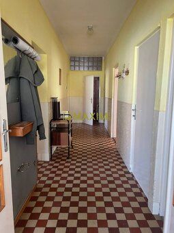Ponúkame na predaj rodinný dom zo záhradou o celkovej rozloh