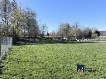 Na predaj slnečný pozemok o rozlohe cca 3 300m2 so starším r
