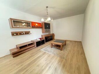 Dám do nájmu 2 izbový byt NZ Ľ.Štúra Kont: 0902 379 333