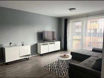 Parametre bytu: výmera 53 m² + balkón poschodie kompletne za