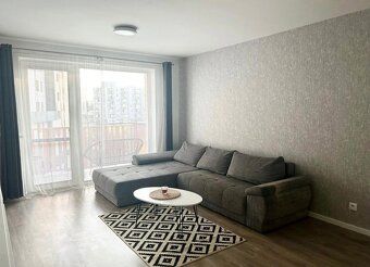 Parametre bytu: výmera 53 m² + balkón poschodie kompletne za