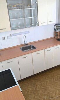 Ponúkam na prenájom priestranný 1-izbový byt o výmere 40 m² 