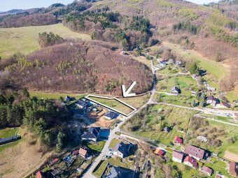Ponúkame na predaj slnečný stavebný pozemok o výmere 1 251 m