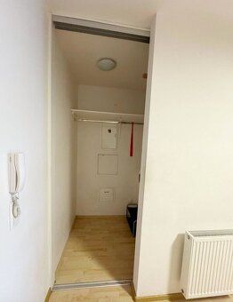 Ponúkame Vám na prenájom priestranný, svetlý a kompletne zar