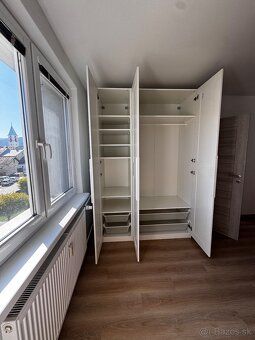 Ponúkame na prenájom priestranný a moderne zariadený byt s p
