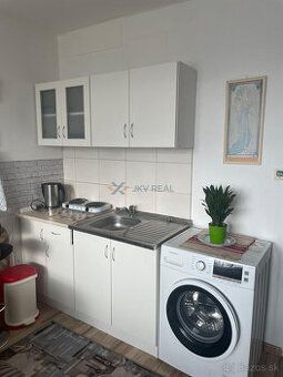 Ponúkam do prenájmu 3 izbový byt. V byte sa nachádza automat