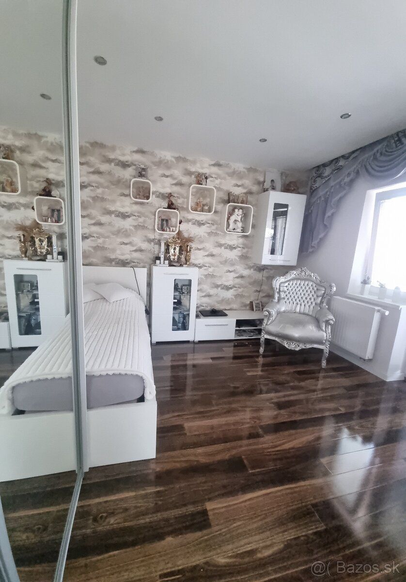 🏡 Priestranný moderný 5-izbový rodinný dom po kompletnej rek