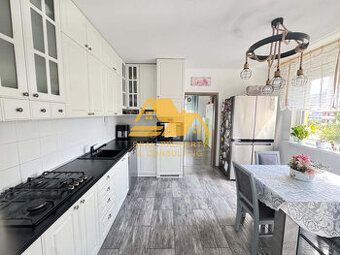 Ponúkame na predaj luxusný 3 izbový byt v centre mesta Novýc