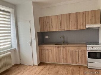 Ponúkam na prenájom väčšiu garsónku, 25m2 s balkónom, na dru