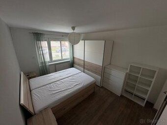 Ponúkam na prenájom väčšiu garsónku, 25m2 s balkónom, na dru
