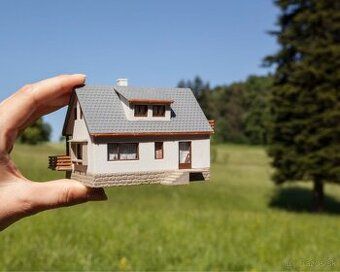 Predám pozemok v Lučenci časť Vinica
Rozloha pozemku 2090m2
