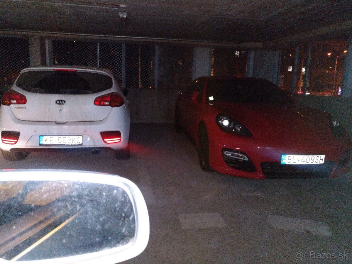 Dám do prenájmu parkovacie garážové státie Jégeho 6,
95 Eur 
