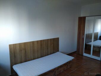 Dám do prenájmu samostatné izby od 1.7 do 31.8.
V ponuke sú: