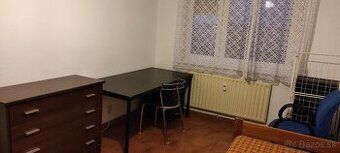 Dám do prenájmu samostatné izby od 1.7 do 31.8.
V ponuke sú: